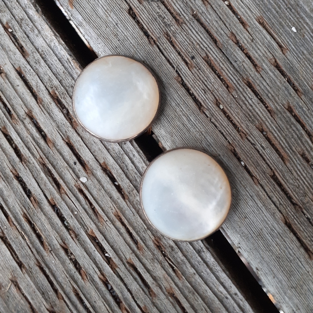 Vintage Sterling Silver & Shell Stud Earrings Retro